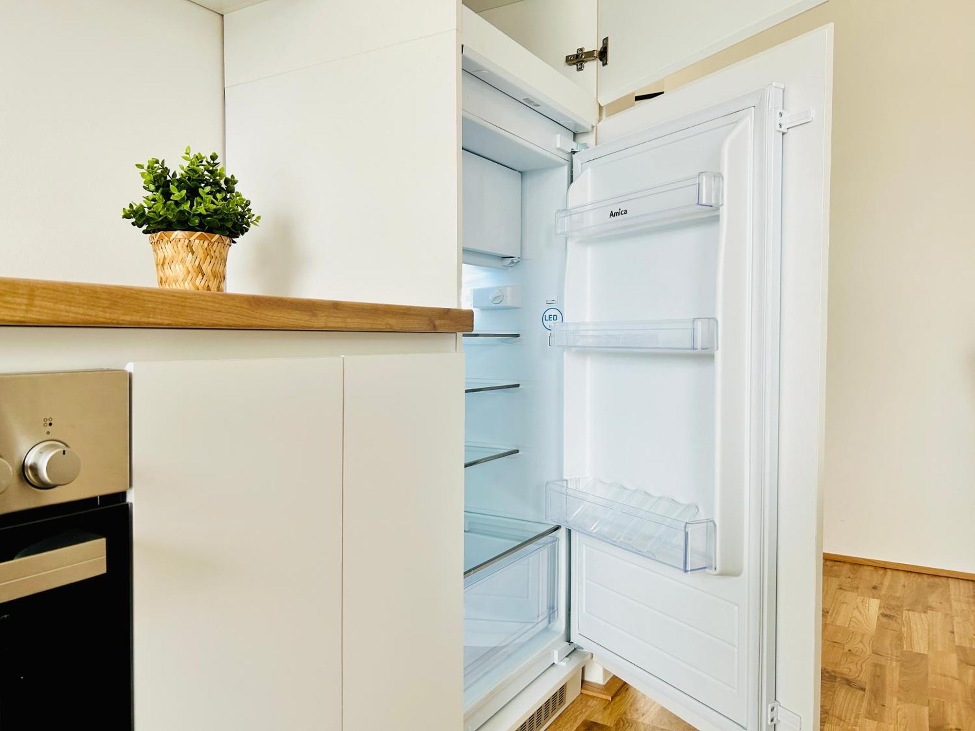 Modern Apartment With Balcony & Free Parking - Nearby Metro Bécs Kültér fotó