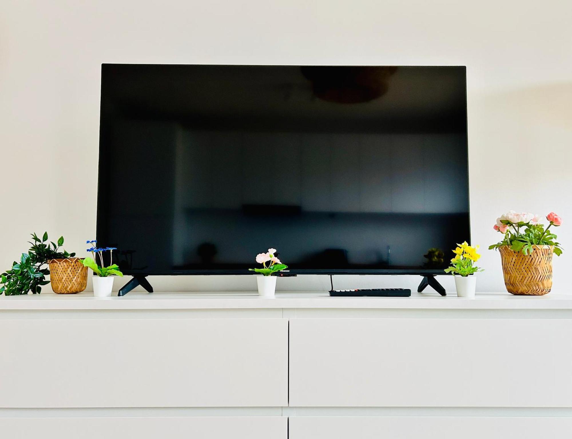 Modern Apartment With Balcony & Free Parking - Nearby Metro Bécs Kültér fotó