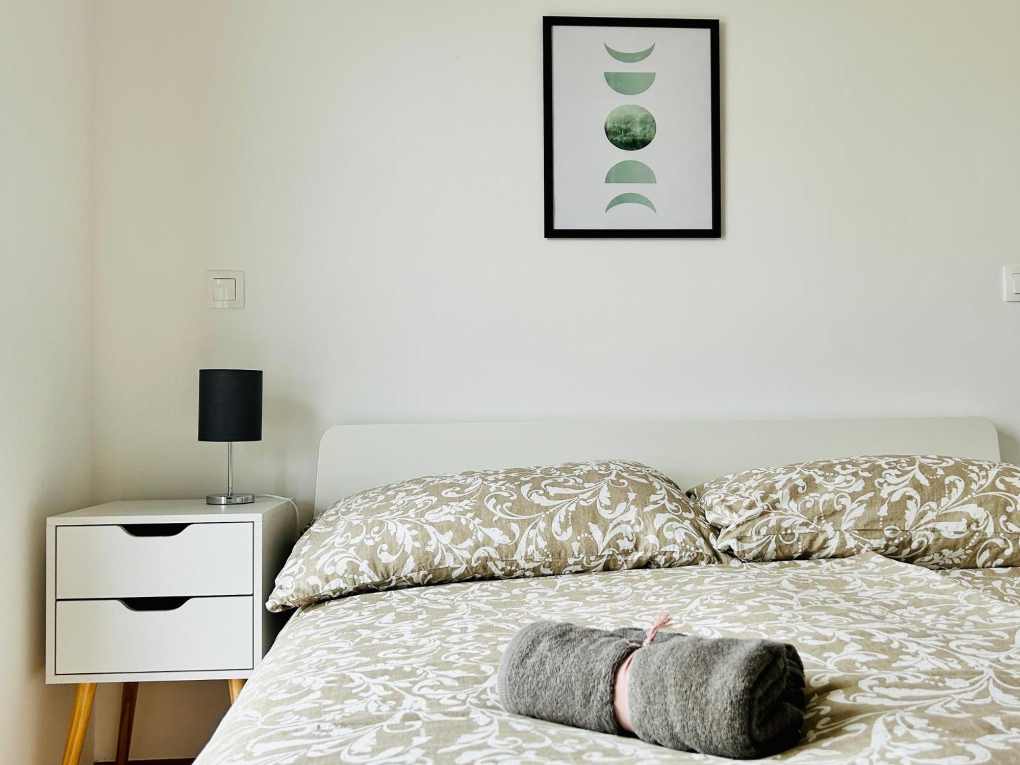 Modern Apartment With Balcony & Free Parking - Nearby Metro Bécs Kültér fotó