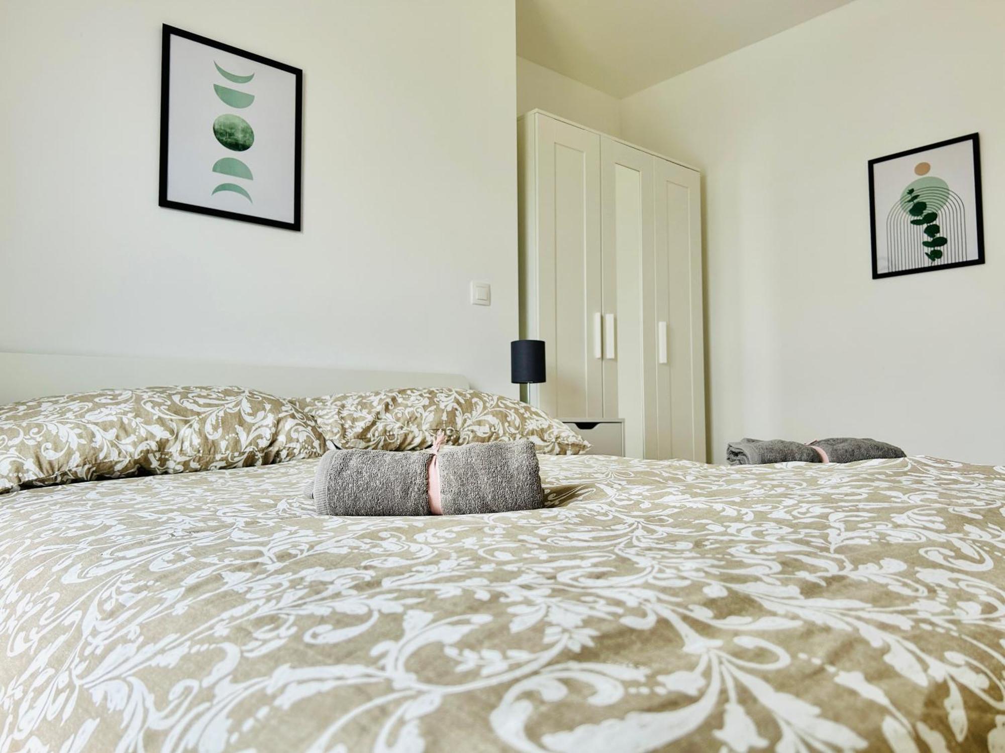 Modern Apartment With Balcony & Free Parking - Nearby Metro Bécs Kültér fotó