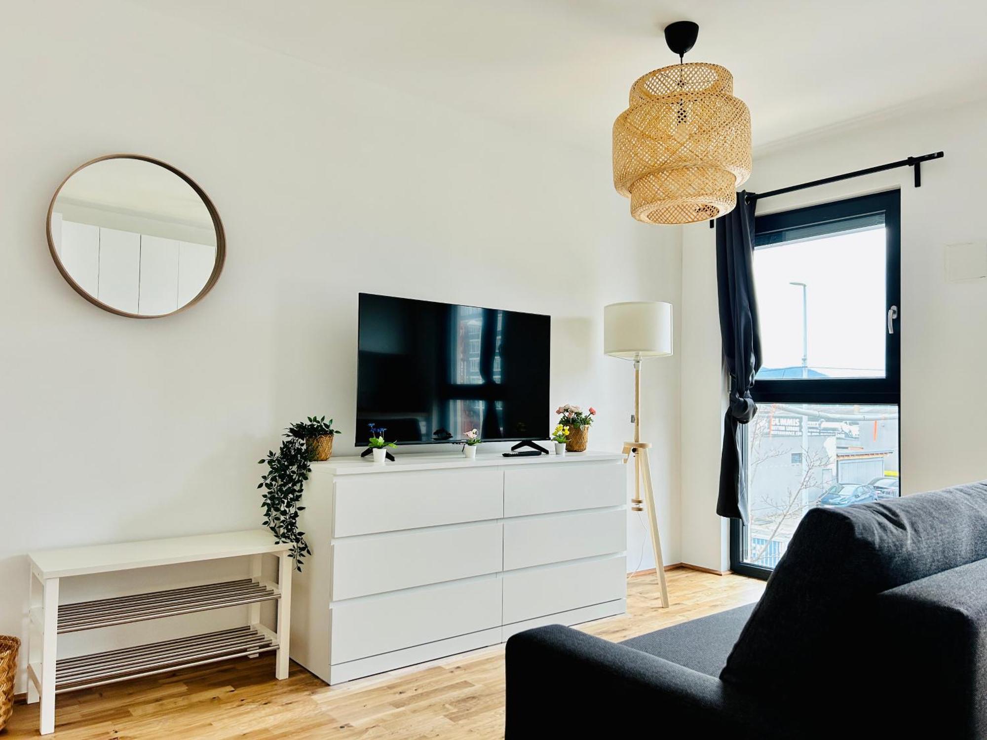 Modern Apartment With Balcony & Free Parking - Nearby Metro Bécs Kültér fotó