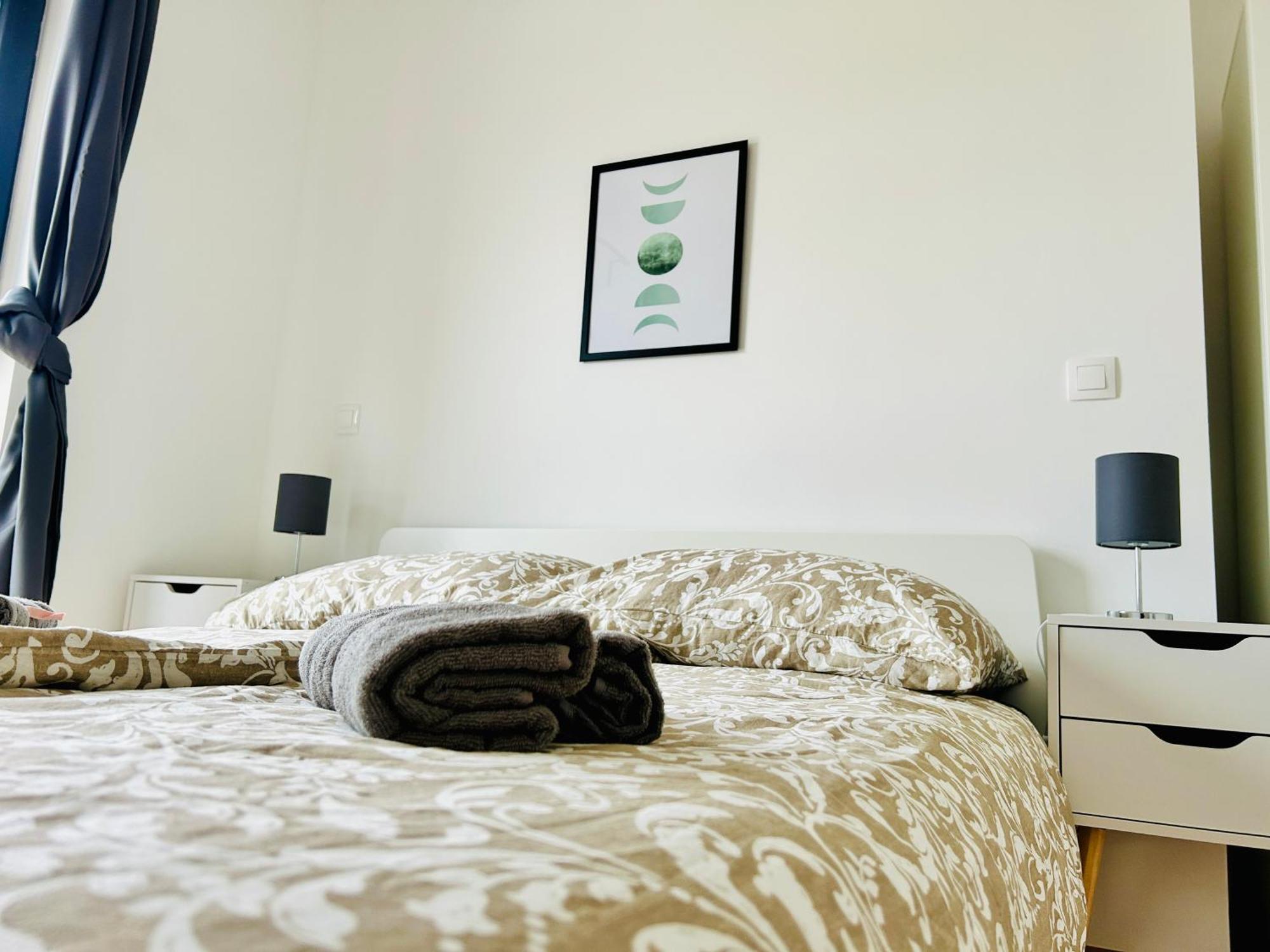Modern Apartment With Balcony & Free Parking - Nearby Metro Bécs Kültér fotó