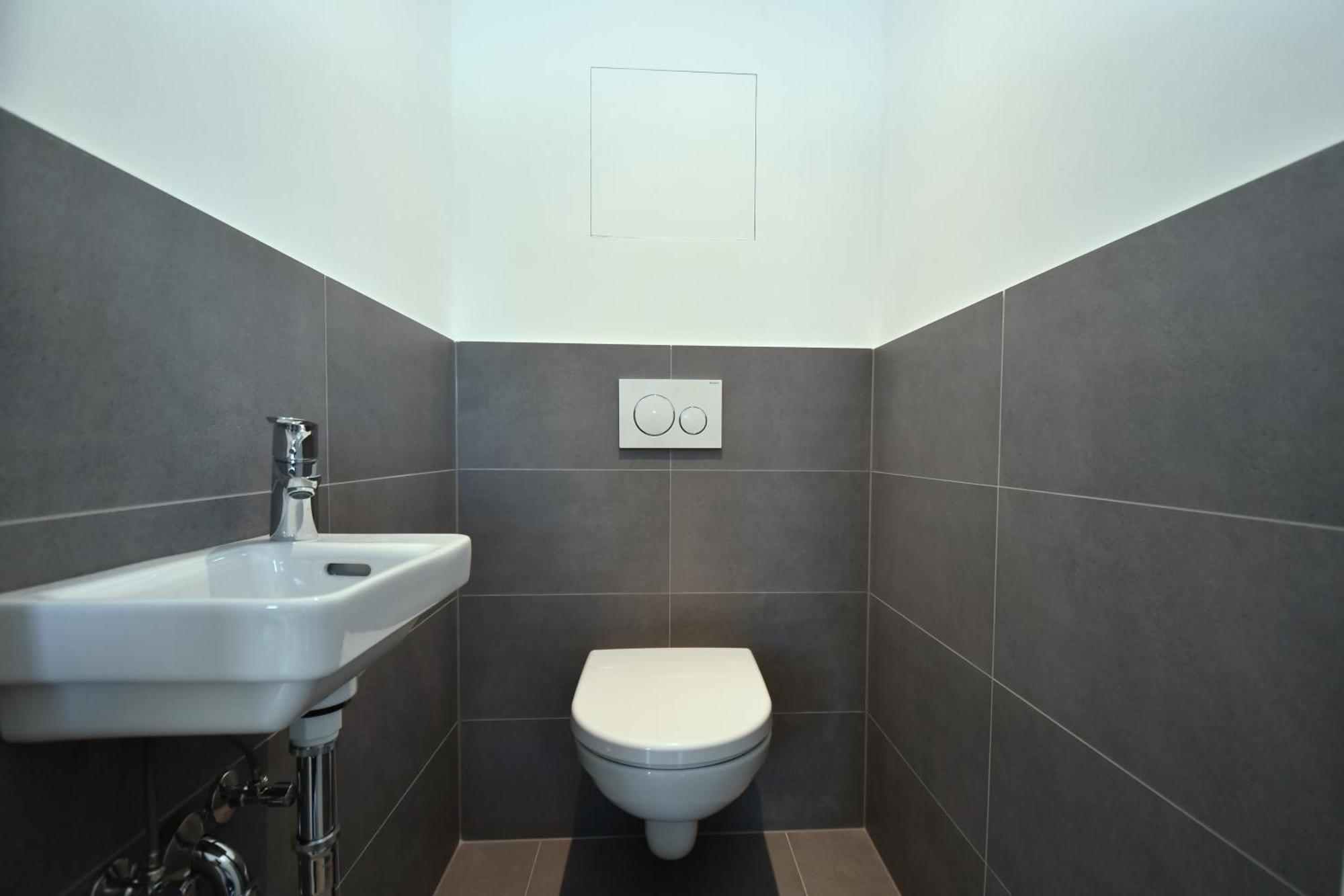 Modern Apartment With Balcony & Free Parking - Nearby Metro Bécs Kültér fotó