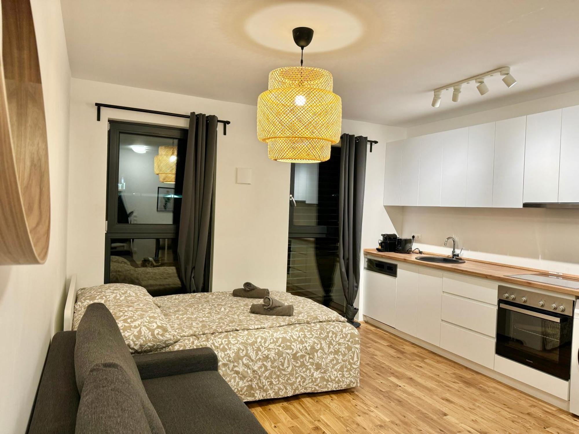 Modern Apartment With Balcony & Free Parking - Nearby Metro Bécs Kültér fotó