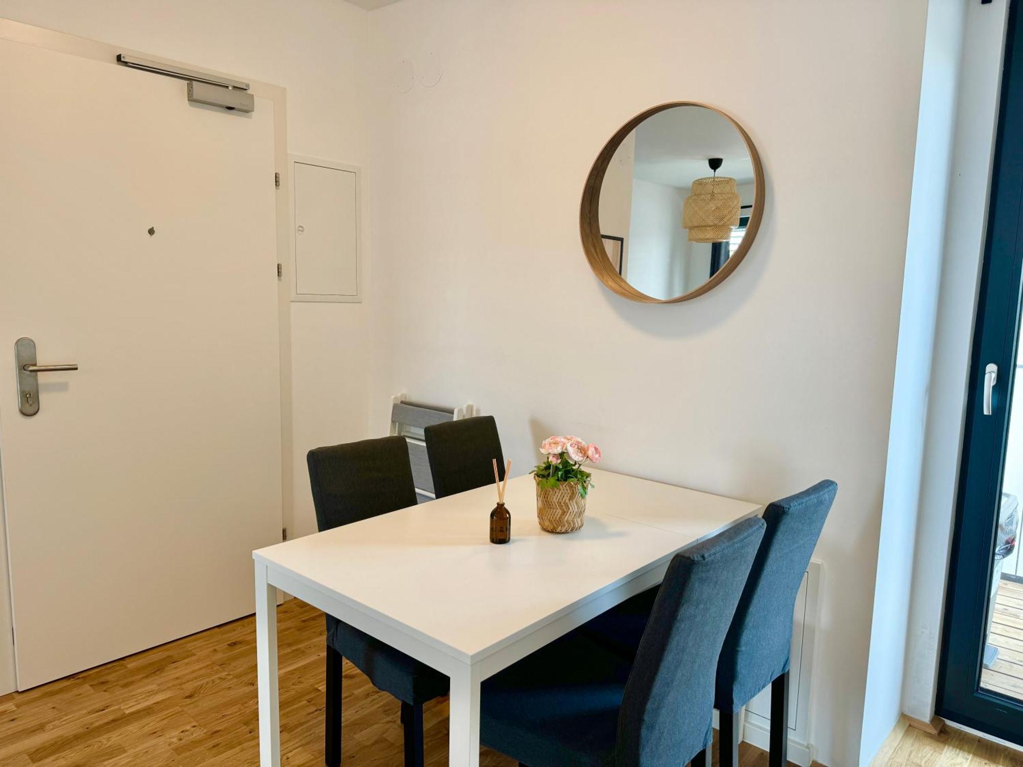 Modern Apartment With Balcony & Free Parking - Nearby Metro Bécs Kültér fotó